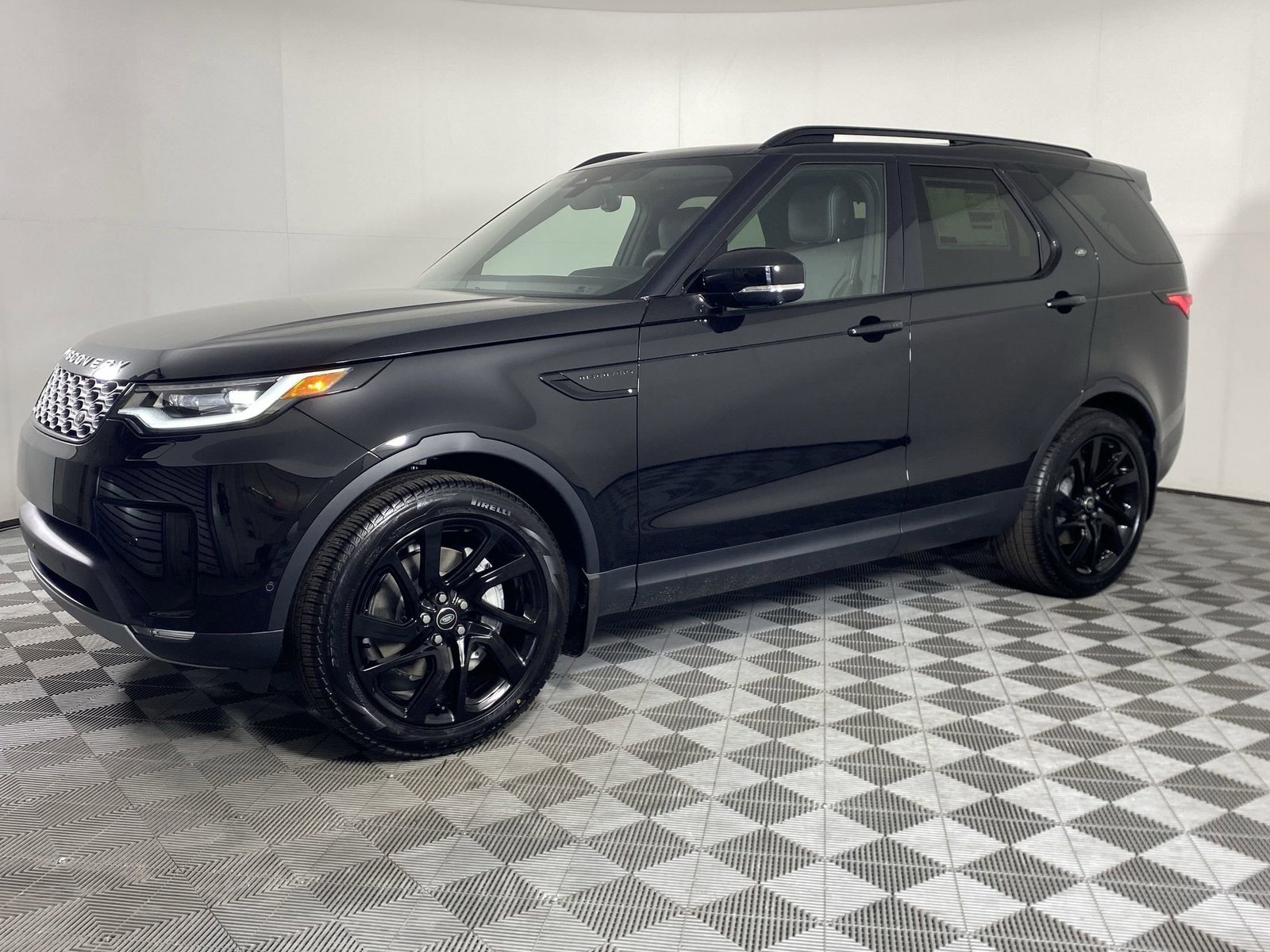 2025 Land Rover Discovery