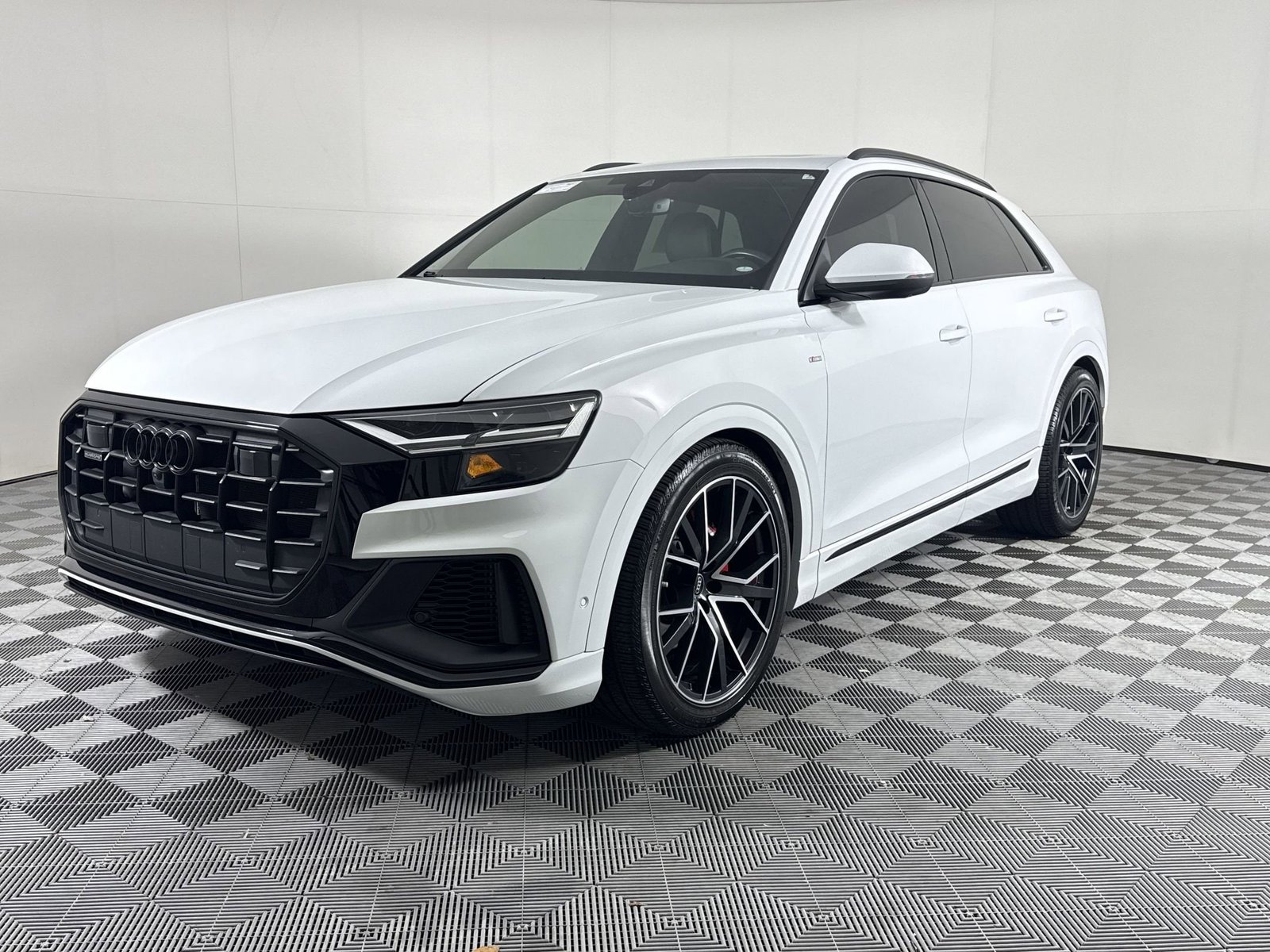2022 Audi Q8